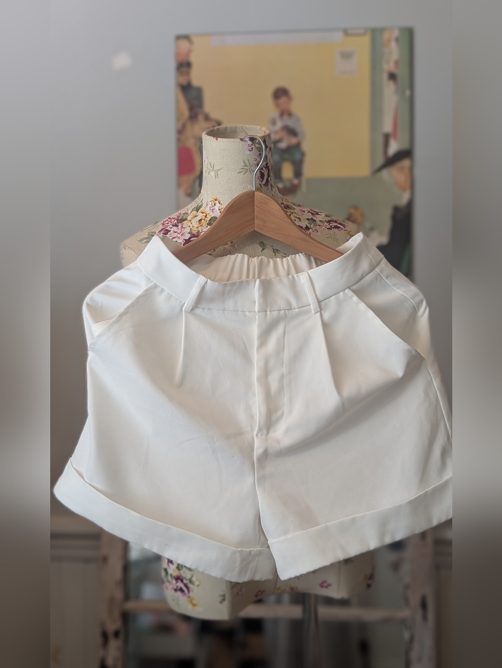 SHEIN‎ White High-Waist Cuffed Tailored Shorts